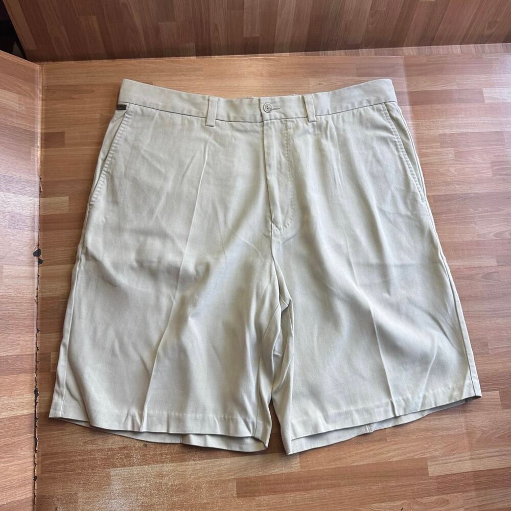 Tommy Bahama silk flat front khaki golf shorts, size 36